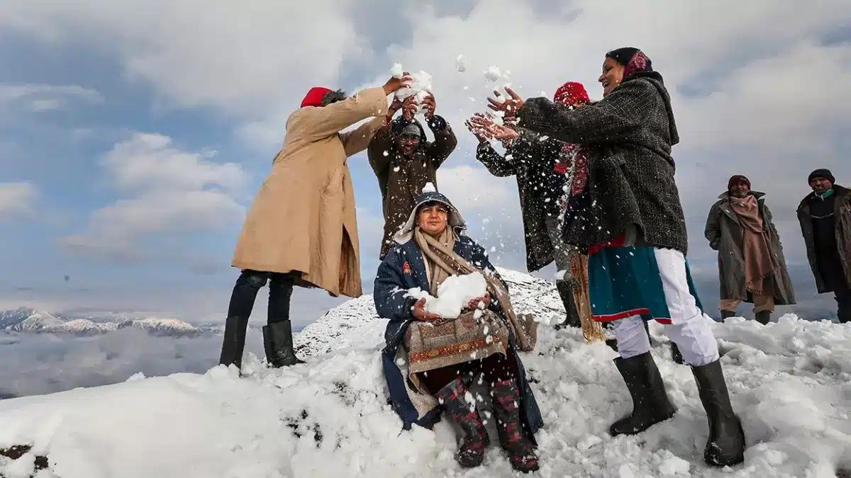 Kashmir mountain group tour scenery